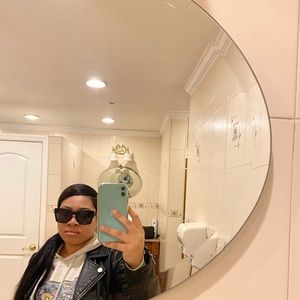 Meet your Posher, Chenoa